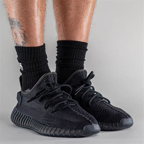 adidas yeezy onyx.